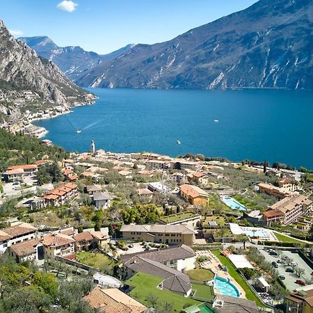 Hotel Royal Village リモーネ・スル・ガルダ エクステリア 写真