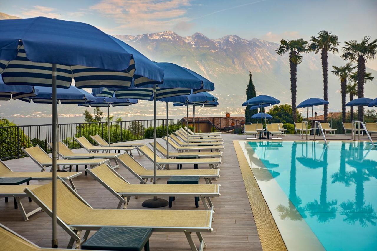 Hotel Royal Village リモーネ・スル・ガルダ エクステリア 写真