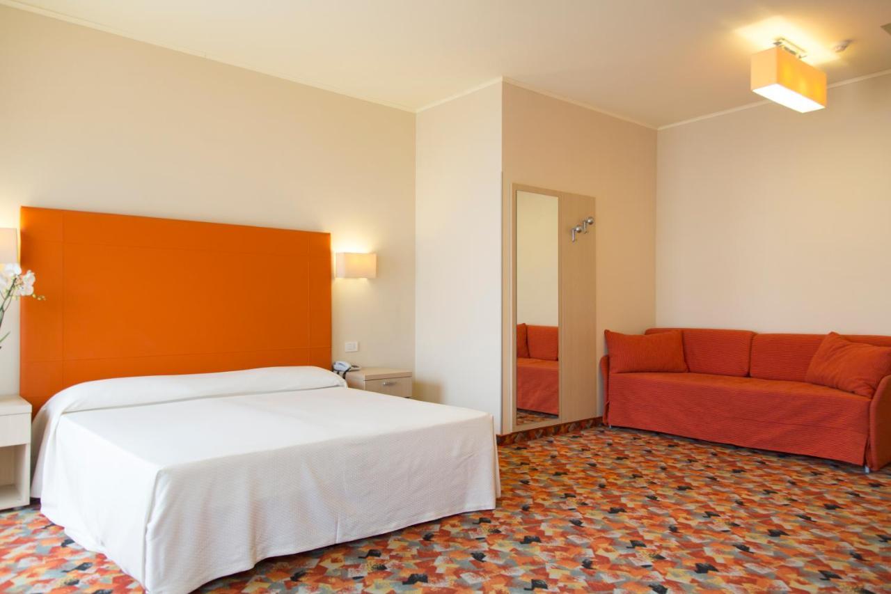 Hotel Royal Village リモーネ・スル・ガルダ 部屋 写真