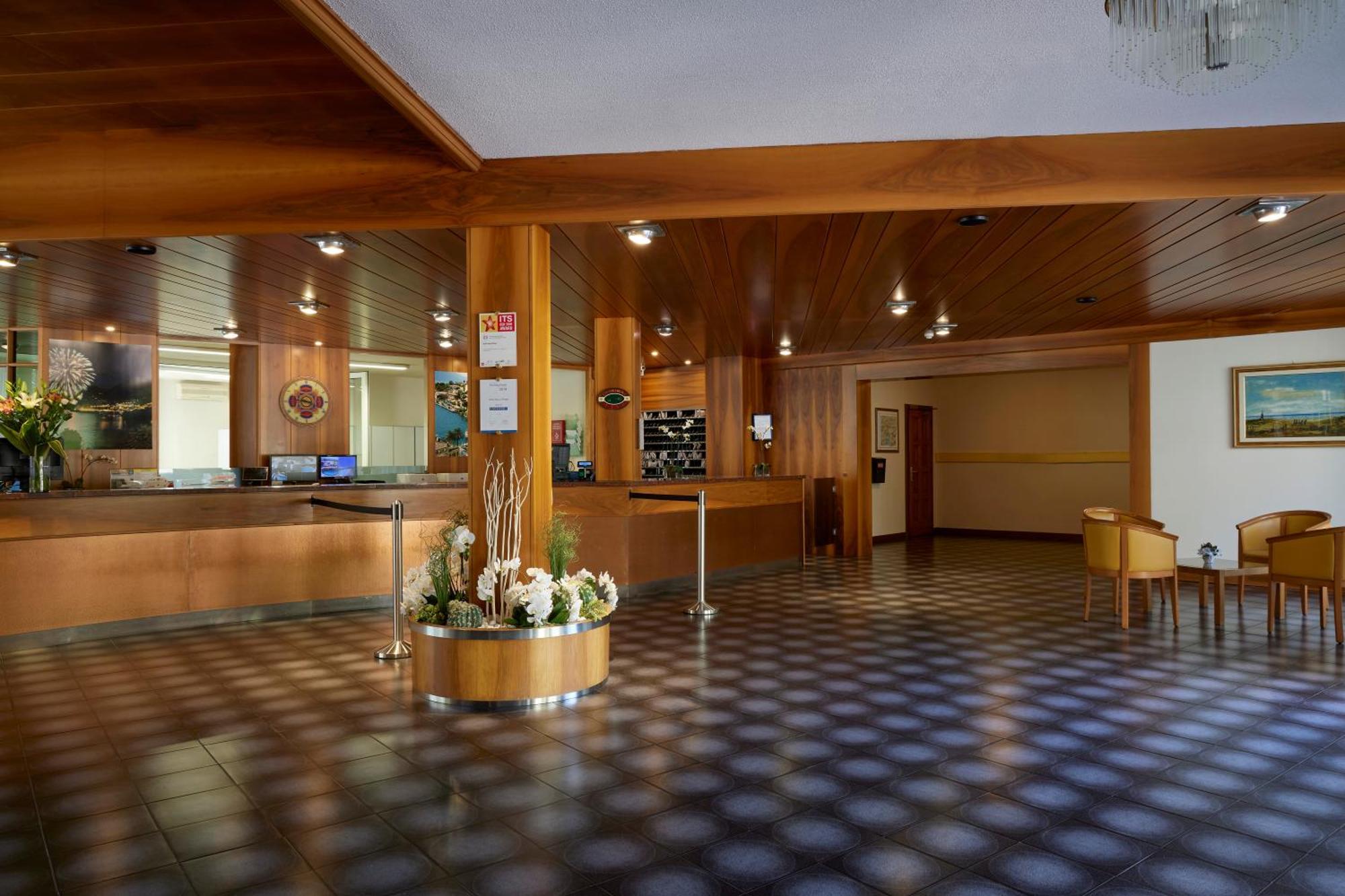 Hotel Royal Village リモーネ・スル・ガルダ エクステリア 写真