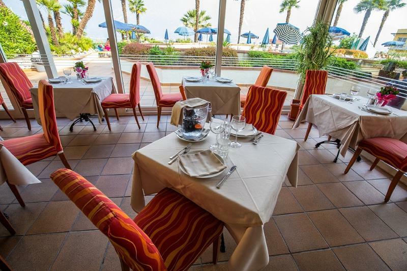 Hotel Royal Village リモーネ・スル・ガルダ エクステリア 写真