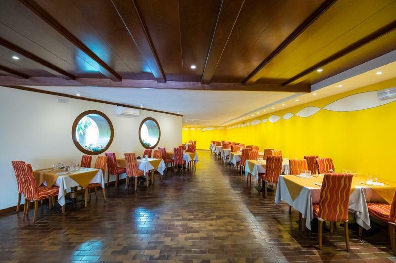 Hotel Royal Village リモーネ・スル・ガルダ エクステリア 写真
